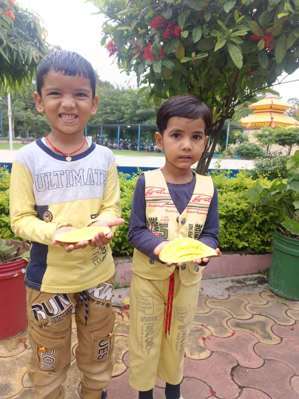 πAam ki mithas, nanhe kadmon ki pathshala!βπ