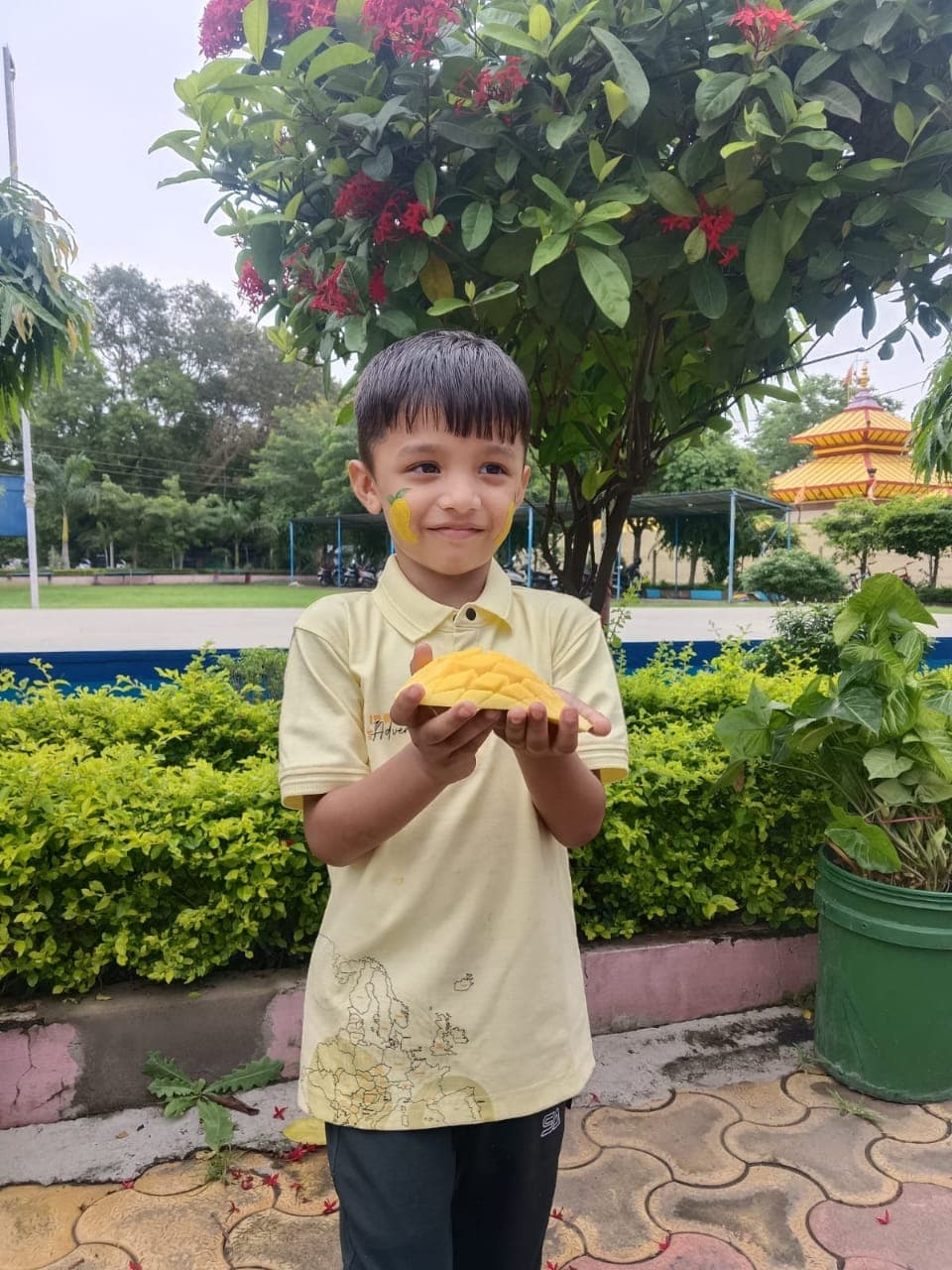 πAam ki mithas, nanhe kadmon ki pathshala!βπ