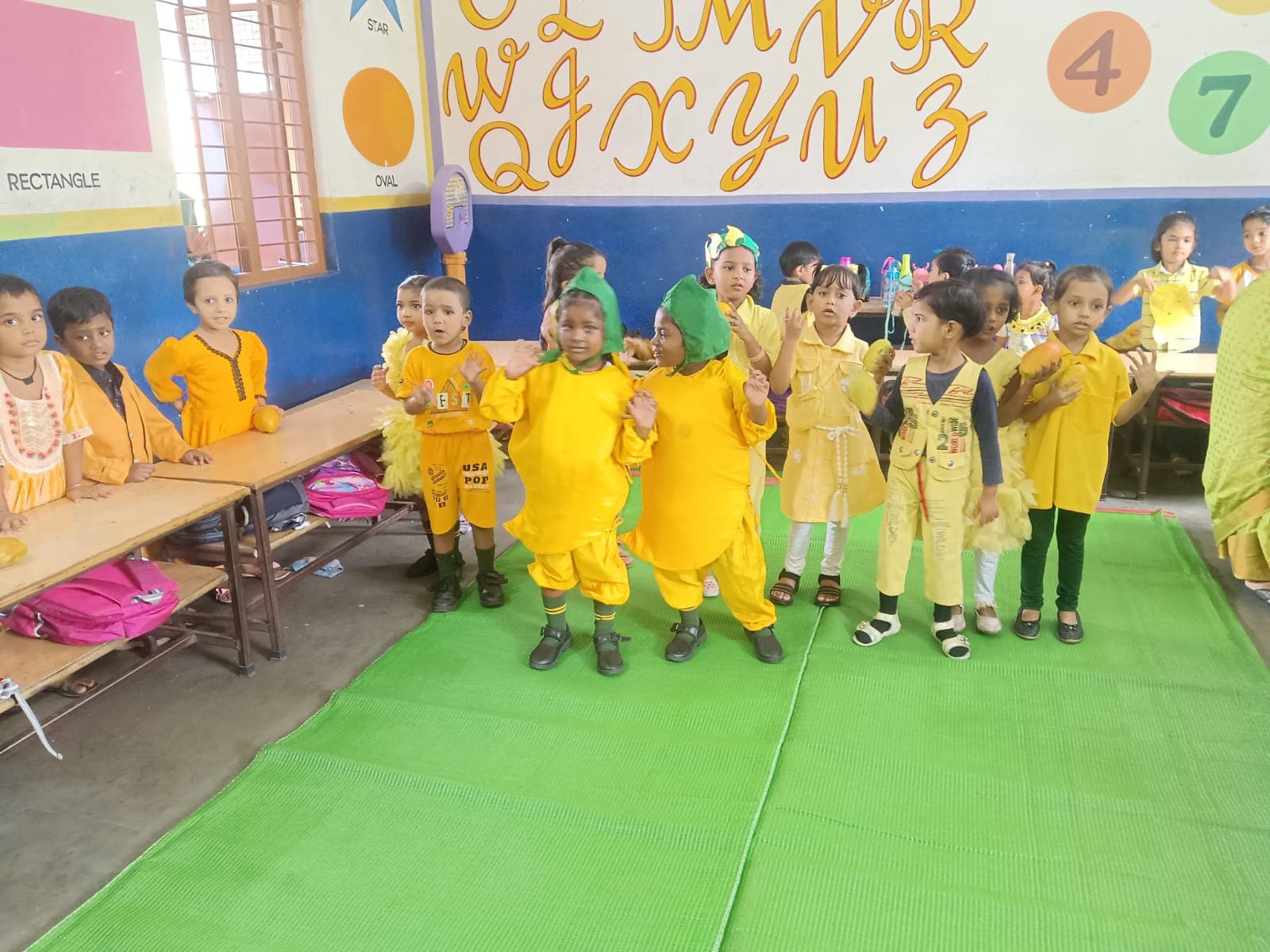 πAam ki mithas, nanhe kadmon ki pathshala!βπ