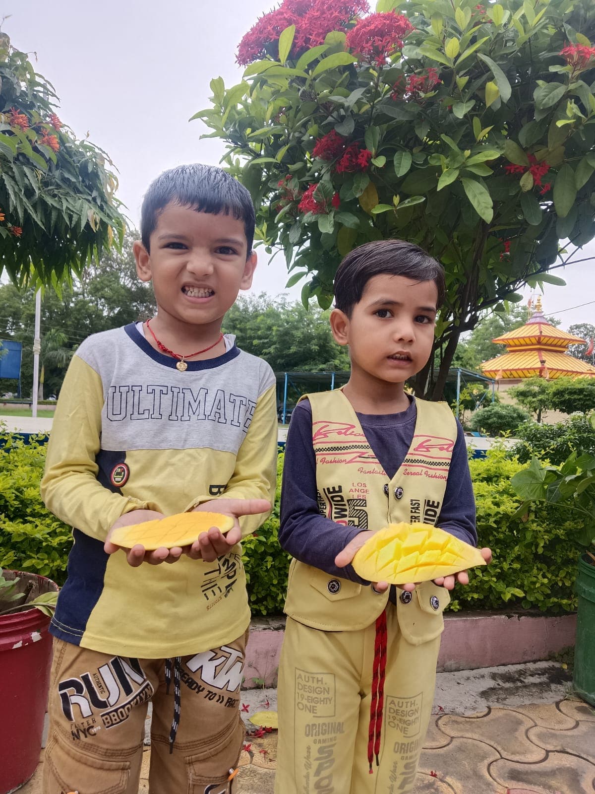 πAam ki mithas, nanhe kadmon ki pathshala!βπ